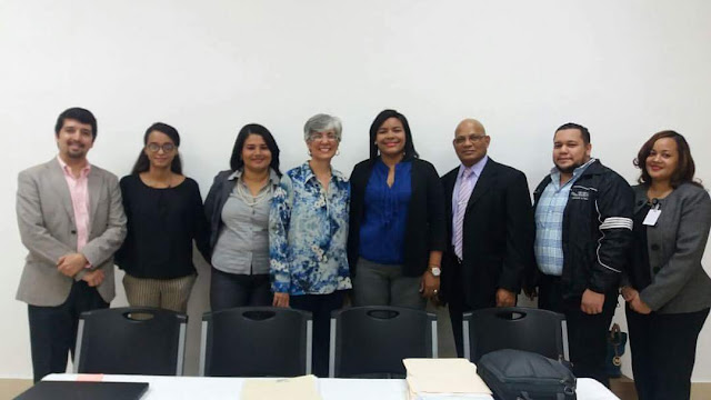 MESCyT entrega becas a estudiantes UASD Recinto Santiago