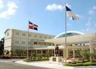 FCES-UASD AUSPICIA CONFERENCIA OBJETIVOS DE DESARROLLO SOSTENIBLE: RETOS AL 2030 PARA LA RD 7 FCES-UASD AUSPICIA CONFERENCIA OBJETIVOS DE DESARROLLO SOSTENIBLE: RETOS AL 2030 PARA LA RD