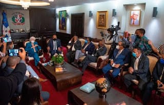 Milagros Ortiz Bosch explica por qué Franklin García Fermín cobra dos salarios 7 Milagros Ortiz Bosch explica por qué Franklin García Fermín cobra dos salarios