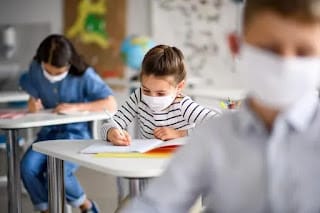 ¿Perjudica a los niños el uso de mascarilla contra COVID-19?