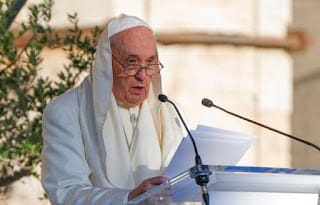 El papa aboga por un salario universal y la reducción de la jornada laboral 5
