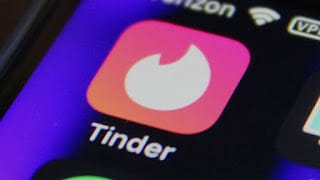 Cae la aplicación de citas Tinder tras el apagón en redes sociales 5