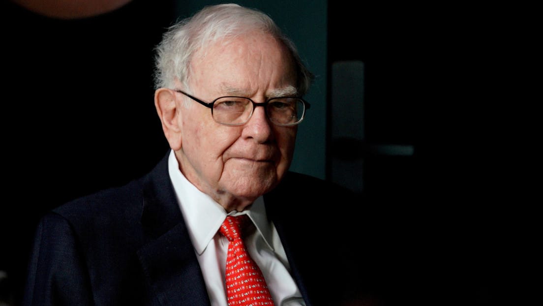 Warren Buffett da a los jóvenes un consejo que les permitirá "ganar un 50 % más"