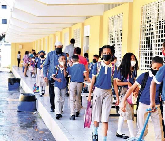 Escuelas no cumplen los requisitos para apertura