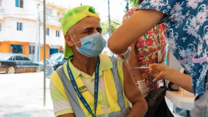 Esto pasará si la población no se vacuna contra COVID-19 5