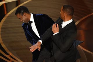 Will Smith pide disculpas a Chris Rock por la bofetada que le dio en los Óscar