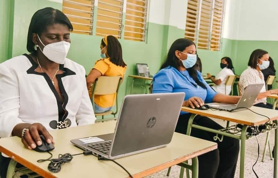 Docentes que ganaron el concurso y entren al sistema estarán a prueba por un año