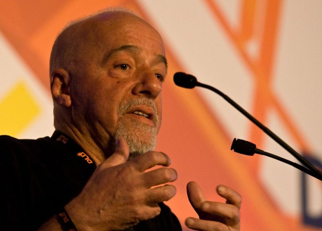 Paulo Coelho: el conflicto es una "excusa conveniente" para la "rusofobia" 5
