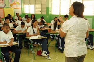 Estudian proyecto de ley busca entregar bono vacacional cada año a los maestros 5