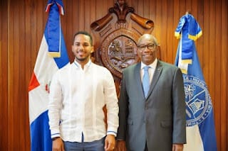 Rector UASD y Ministro de la Juventud se reúnen para asistir a alumnos vulnerables 5