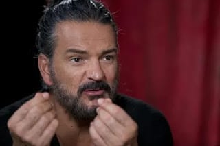 Ricardo Arjona resta importancia al lenguaje inclusivo: es mejor promover el respeto