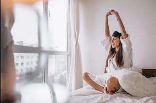 Por qué estar despierto después de la medianoche podría conducir a comportamientos dañinos