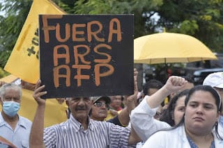 Médicos y otros sectores: “¡Basta ya de ARS y basta ya de AFP!” 7 Médicos y otros sectores: “¡Basta ya de ARS y basta ya de AFP!”