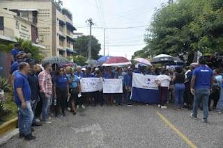 Médicos y otros sectores: “¡Basta ya de ARS y basta ya de AFP!” 10 Médicos y otros sectores: “¡Basta ya de ARS y basta ya de AFP!”