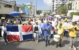 Médicos y otros sectores: “¡Basta ya de ARS y basta ya de AFP!” 5