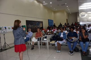 Psicóloga imparte taller en la UASD sobre Desarrollo de la Autoestima 5