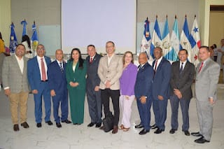 Catedrático de la Universidad del país Vasco diserta en la UASD sobre secuelas del Covid-19 5