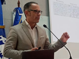 Catedrático de la Universidad del país Vasco diserta en la UASD sobre secuelas del Covid-19