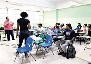 Educación virtual y presencial: Sistema híbrido se generaliza en universidades