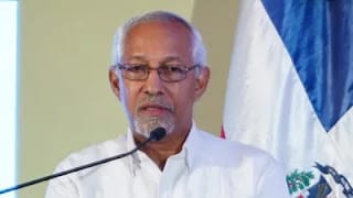 Minerd pide colaboración academias e intelectuales para producción de libros