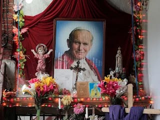 ¿Benedicto XVI santo?: le atribuyen un milagro en 2013 y crecen los pedidos de reconocimiento