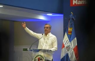 Abinader inaugura extensiones de la UASD y del ITLA en estación Mamá Tingó del Metro