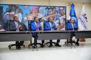 UASD y DA firman convenio para desarrollar iniciativas educativas en beneficio de empleados estatales 7 UASD y DA firman convenio para desarrollar iniciativas educativas en beneficio de empleados estatales