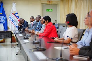 UASD y DA firman convenio para desarrollar iniciativas educativas en beneficio de empleados estatales 9 UASD y DA firman convenio para desarrollar iniciativas educativas en beneficio de empleados estatales