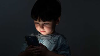 Estudio: Cada hora extra que los niños usan 'gadgets' aumenta el riesgo de suicidio 5