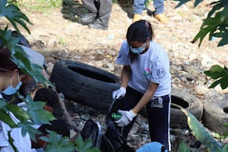 UASD RECINTO SANTIAGO REALIZA JORNADA DE LIMPIEZA EN ORILLA DEL RÍO YAQUE DEL NORTE 7 UASD RECINTO SANTIAGO REALIZA JORNADA DE LIMPIEZA EN ORILLA DEL RÍO YAQUE DEL NORTE