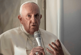 El Vaticano refuerza las normas contra los abusos e incluye a los laicos 5
