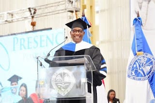 UASD: Más de 1600 nuevos profesionales investidos en primera graduación regional postpandemia