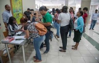 Estudiantes de la UASD reciben tabletas donadas por el Ministerio de Educación 5