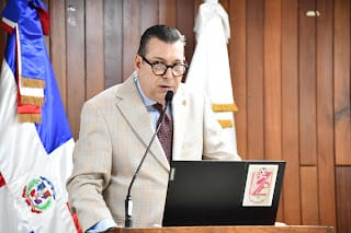 Salud Pública insta a jóvenes evitar consumo de cigarrillos electrónicos y tradicionales