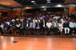 Escuela de Sociología publica informe sobre trabajo y salarios en RD 7 Escuela de Sociología publica informe sobre trabajo y salarios en RD