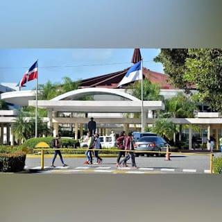 FAPROUASD pide al rector de la universidad que reabra secciones cerradas en el Curso de Verano