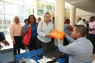 UASD entrega tabletas electrónicas a sus docentes en el Día del Maestro 5