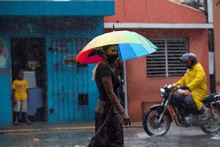Onamet pronostica aguaceros para este jueves por incidencia de vaguada y onda tropical 5