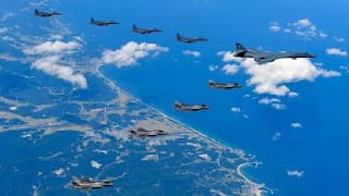 Corea del Norte amenaza con derribar aviones espía de Estados Unidos 5