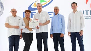 Presidente Abinader dice gobierno ejecuta una verdadera revolución en la formación técnica