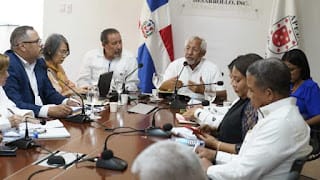Ministro de Educación instruye remozar escuelas para el año escolar 2023-2024 5
