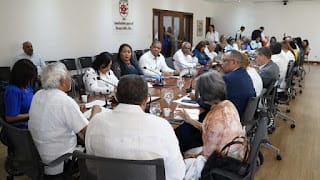 Ministro de Educación busca garantizar calidad de aprendizajes y mejores condiciones para profesores 5