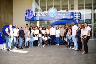 Rector deja inaugurado estand de la UASD en la Feria Internacional del Libro 5
