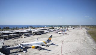Cerrarán aeropuertos ante paso de la tormenta Franklin 5
