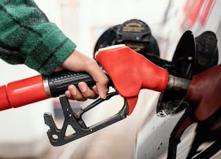 Gobierno vuelve a frenar alzas en los combustibles con subsidio más de 500 millones de pesos 5