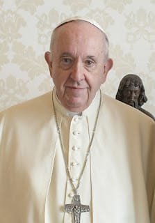El papa dice que la Iglesia está abierta a todos, también a los homosexuales