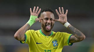Neymar supera a Pelé como máximo goleador histórico de Brasil 5