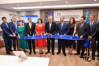 Presidente Abinader inaugura oficina de Banreservas en Nueva York 5