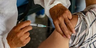 La OMS recomienda a grupos de riesgo vacunarse contra la covid-19 5
