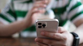 Radiación de Teléfonos Móviles: Rospotrebnadzor Ruso Advierte sobre Peligros para la Salud, Especialmente en Niños 5